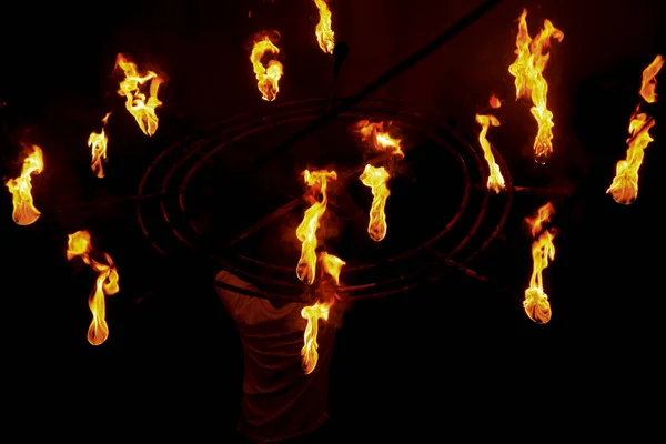 Танцюють Вогняними Кульками Під Час Канді Перегера Шрі Ланці — стокове фото