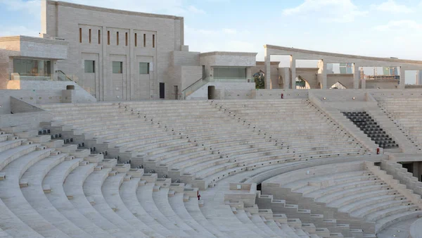 Doha Qatar 2022 카타라 마을의 그리스 연극의 이슬람교의 사이의 흐트러지게 — 스톡 사진