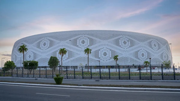 Doha, Katar - Eylül 09.2022: ikonik Al-Thumama futbol stadyumu iin Katar.