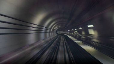 Yeraltı metro ağının içinde..