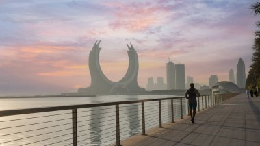 Lusail, Katar - 19 Ekim 2021: Hilal dairesi ve otelleri olan yeni gelişmekte olan güzel şehir,