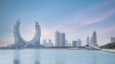 Lusail, Katar - 15 Mayıs 2022: Hilal oteli olan yeni gelişmekte olan şehir Lusail.