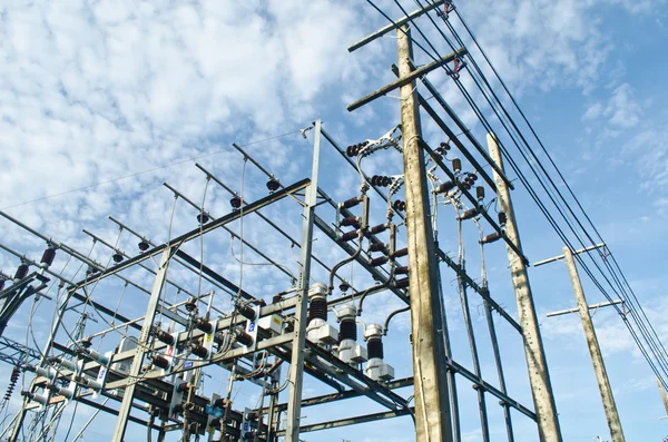 Elektrische stroom en elektriciteit post — Stockfoto