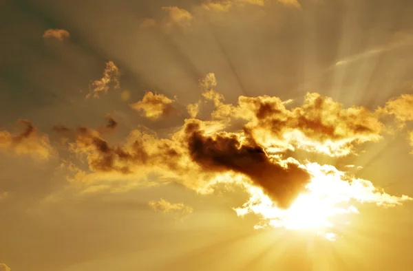 Salida del sol con nubes — Foto de Stock