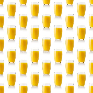 Portakal suyu bardağının kusursuz deseni. Taze portakal suyu, mango ya da ananas. Beyaz arka planda pürüzsüz desenler var..