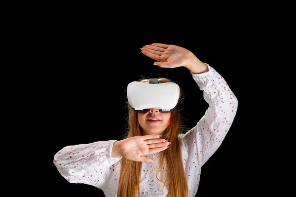 Goggles Girl Young Woman White Shirt Jeans Wearing Virtual Goggles — Fotografia de Stock
