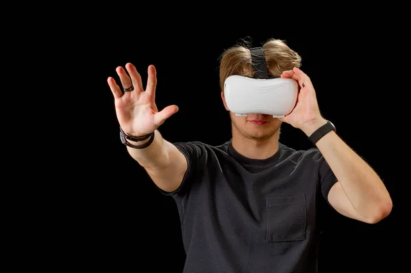 Portrait Young Man Virtual Reality Glasses Young Man Using White — Fotografia de Stock