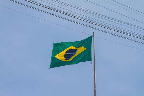 Brazília Zászló Szabadban Gyönyörű Kék Háttérben — Stock Fotó