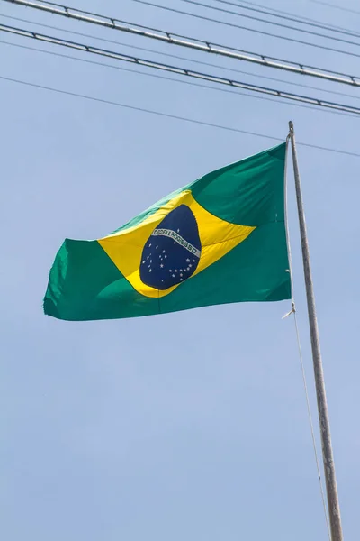 Brasilien Flagge Freien Mit Wunderschönem Blauen Himmel Hintergrund — Stockfoto