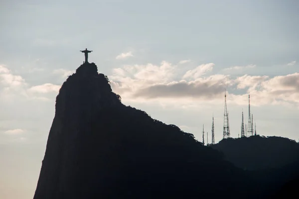 브라질 리우데자네이루의 그리스도 2021 브라질 리우데자네이루의 인근에서 예수의 실루엣 — 스톡 사진