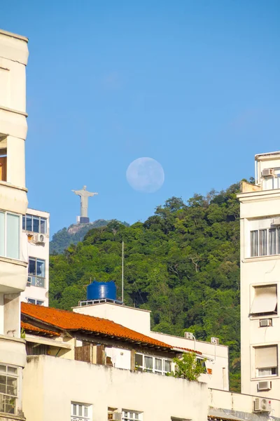Kristus Vykupitel Měsíc Viděný Copacabana Rio Janeiro Brazílie Ledna 2022 — Stock fotografie