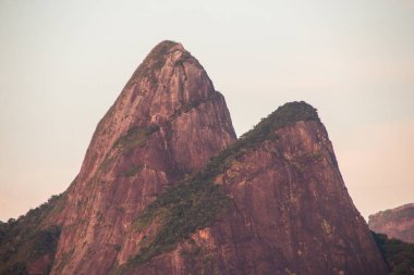 Rio de Janeiro, Brezilya 'da İki Tepe Kardeş.