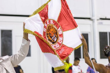 Rio de Janeiro, Brezilya 'daki Marques de Sapucai' de bulunan samba okulu Estacio de Sa 'nın teknik provası - Nisan 04, 2022: Rio de Janeiro' daki Marques de Sapucai sambodromo 'da samba okulu Estacio de Sa' nın geçit töreni.