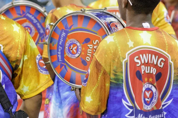 Rio de Janeiro, Brezilya 'daki Marques de Sapucai' de Vigario Geral samba okulunun teknik provası - Nisan 04, 2022: Rio de Janeiro 'daki Marques de Sapucai sambodromunda akademisyenler de Vigario Geral samba okulu geçidi.