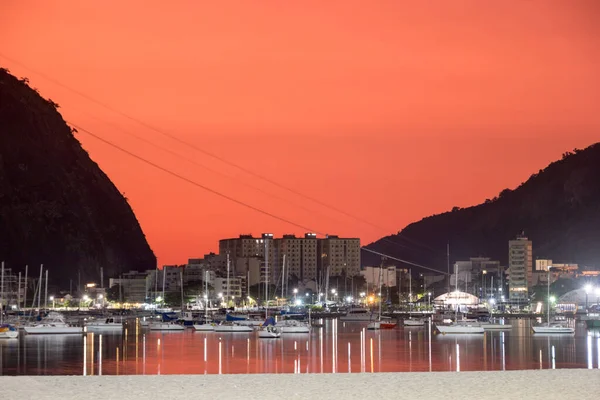 Небо Красным Цветом Влиянием Пепла Вулкана Тонга Бухте Ботафого Рио — стоковое фото