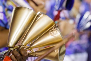 Rio de Janeiro 'da agogo olarak bilinen müzik aleti.