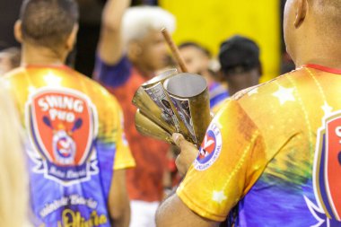 Rio de Janeiro, Brezilya 'daki Marques de Sapucai' de Vigario Geral samba okulunun teknik provası - Nisan 04, 2022: Rio de Janeiro 'daki Marques de Sapucai sambodromunda akademisyenler de Vigario Geral samba okulu geçidi.