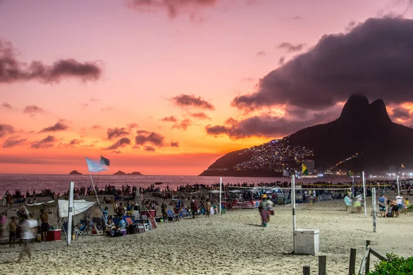 2022年2月27日 巴西里约热内卢伊帕尼马海滩的日落 — 图库照片