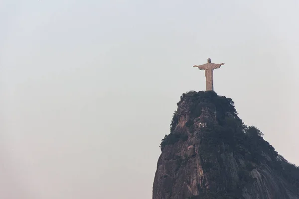 リオデジャネイロ ブラジル 2014年10月19日 リオデジャネイロのドナ マルタの視点から見たキリストの像 — ストック写真