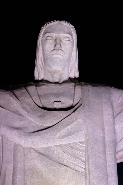 巴西里约热内卢的救世主基督 2021年7月27日 在里约热内卢的夜晚看到救世主基督的雕像 — 图库照片