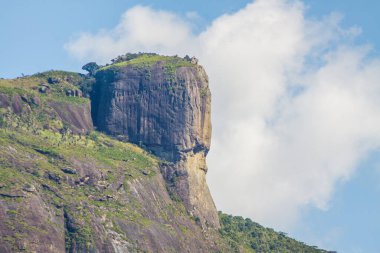 Rio de Janeiro, Brezilya 'daki gavea taşının görüntüsü.