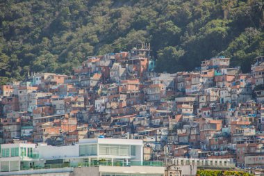 Rio de Janeiro 'daki Cantagalo Tepesi.