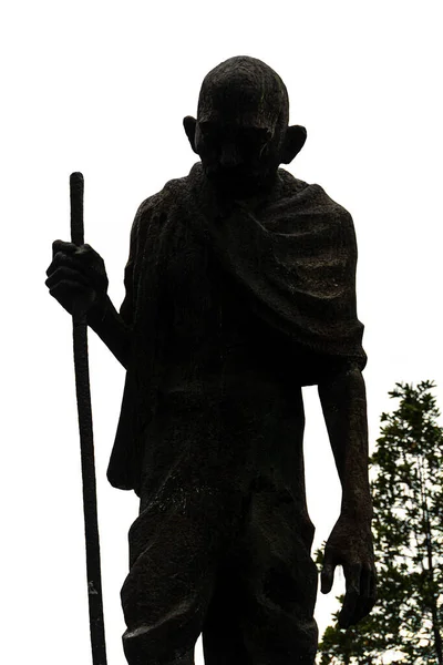 巴西里约热内卢市中心圣雄甘地雕像的轮廓 2022年9月11日 里约热内卢市中心圣雄甘地雕像的轮廓 — 图库照片