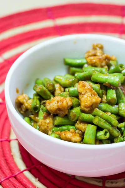 Fried yardlong bean wih thai chilli paste and mince pork — Stock Photo, Image