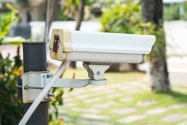 Close-up CCTV Camera in front of the village, residence — Stock Photo, Image