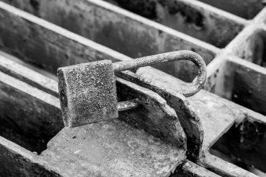 Paslı anahtar kilit Çelik hasır