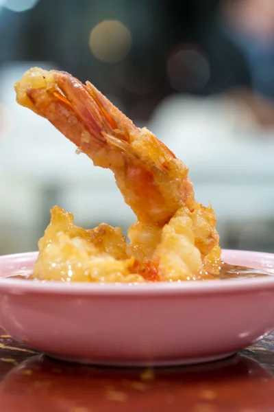 Batter-fried prawns in Plum sauce — Stock Photo, Image