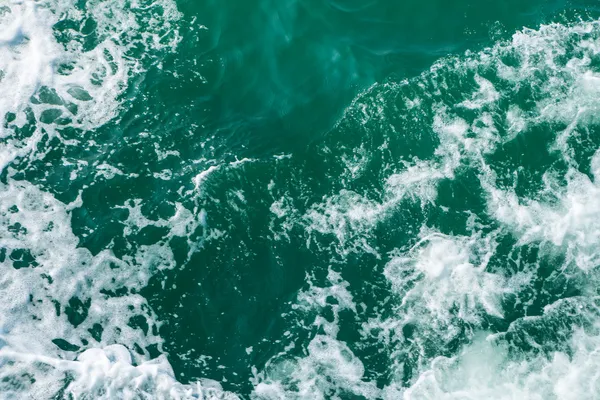 Speed boat prop wash, white wake on ocean (wave,splash) — Stock Photo, Image