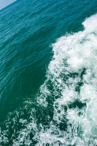 Speed boat prop wash, white wake on ocean (wave,splash) — Stock Photo, Image