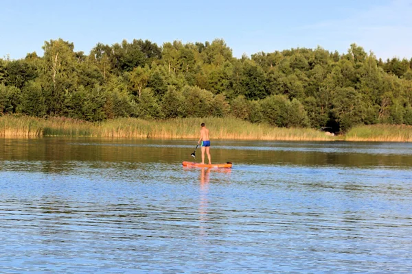 Rest Lake People Swim Boats — 图库照片