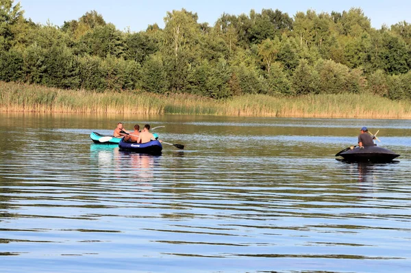 Rest Lake People Swim Boats — Foto Stock