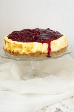 kiraz soslu peynirli keki