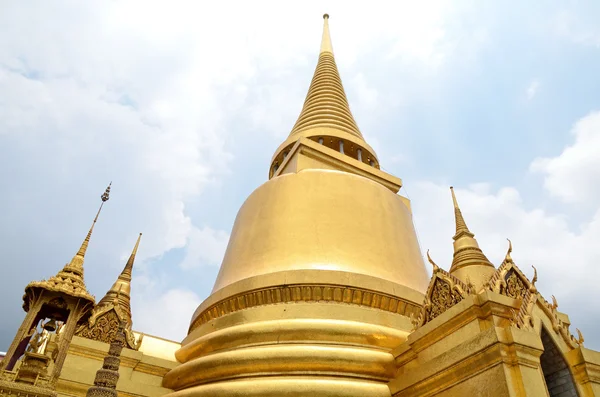 Golden Pagoda, Wat Phra Kaew, Бангкок — стоковое фото