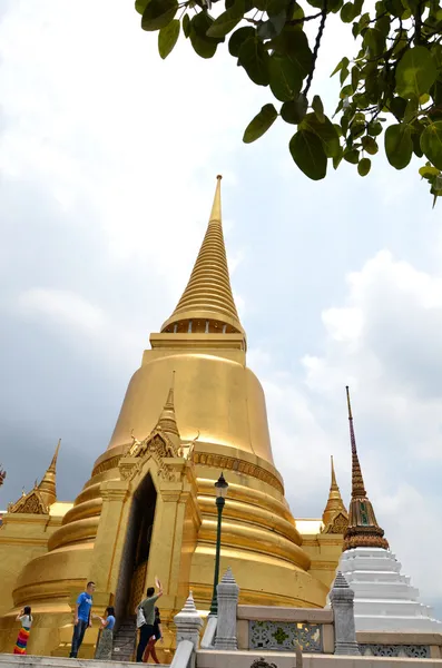 Gyllene pagod, wat phra kaew, bangkok — Stockfoto