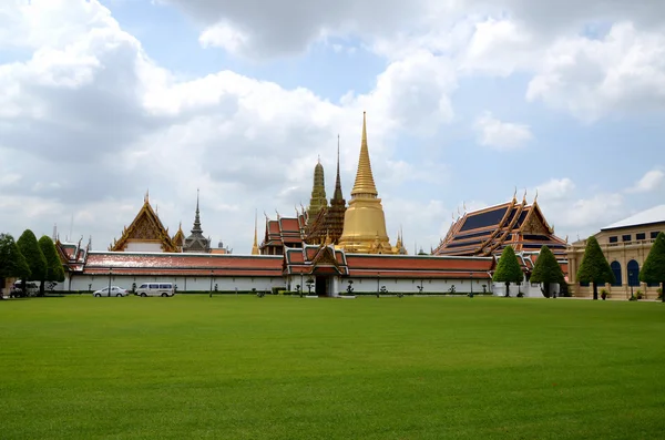 De Smaragden Boeddha (wat phra kaew), bangkok, thailand — Stockfoto
