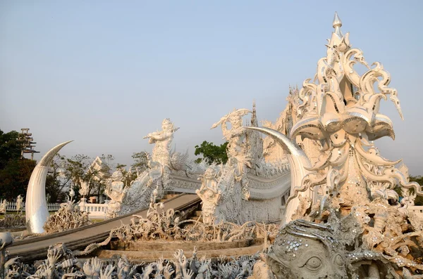 在扫管笏嵘坤、 蒋清莱省、 泰国北部著名的白色教堂 图库照片
