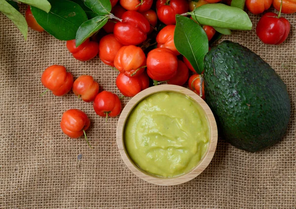 Frullato Avocado Con Acerola Brasiliana Biologica Cibo Sano Gli Amanti — Foto Stock