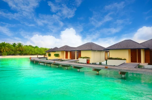 Belle maison de plage aux Maldives — Photo