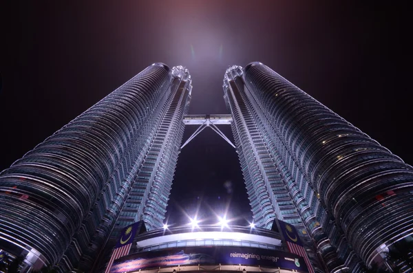 Petronas Twin Towers on September 22, 2012 in Kuala Lumpur — Stock Photo, Image