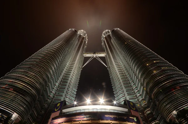 Petronas Twin Towers on September 22, 2012 in Kuala Lumpur. — Stock Photo, Image