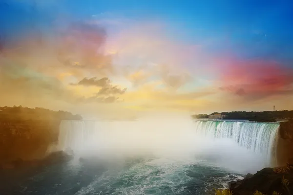 Vivid Niagara falls — Stock Photo, Image