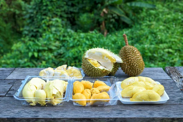 Tutup Durian Meja Kayu — Stok Foto