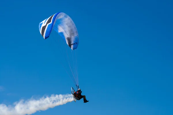 Motorem paragliding — Stock fotografie