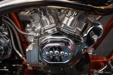 Motosiklet motoru chrome