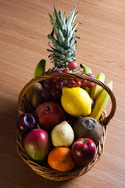 Fruit basket — Stock Photo, Image