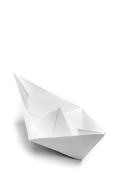 Origami kağıt gemi